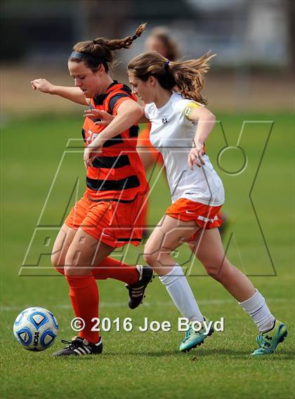 Thumbnail 2 in Hoover vs. McGill-Toolen (Southern Invitational Shootout 2016) photogallery.