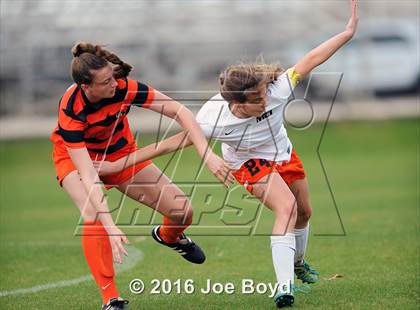 Thumbnail 1 in Hoover vs. McGill-Toolen (Southern Invitational Shootout 2016) photogallery.