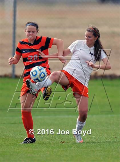 Thumbnail 3 in Hoover vs. McGill-Toolen (Southern Invitational Shootout 2016) photogallery.