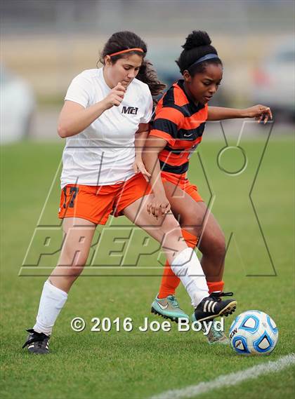 Thumbnail 2 in Hoover vs. McGill-Toolen (Southern Invitational Shootout 2016) photogallery.