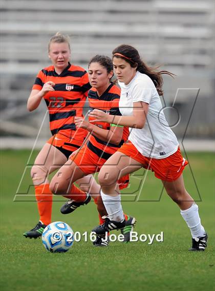 Thumbnail 3 in Hoover vs. McGill-Toolen (Southern Invitational Shootout 2016) photogallery.