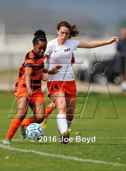 Thumbnail 3 in Hoover vs. McGill-Toolen (Southern Invitational Shootout 2016) photogallery.