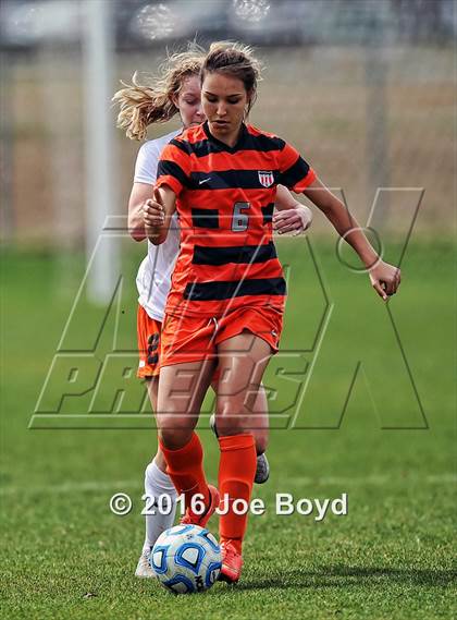 Thumbnail 2 in Hoover vs. McGill-Toolen (Southern Invitational Shootout 2016) photogallery.