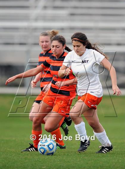 Thumbnail 2 in Hoover vs. McGill-Toolen (Southern Invitational Shootout 2016) photogallery.