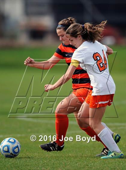 Thumbnail 1 in Hoover vs. McGill-Toolen (Southern Invitational Shootout 2016) photogallery.