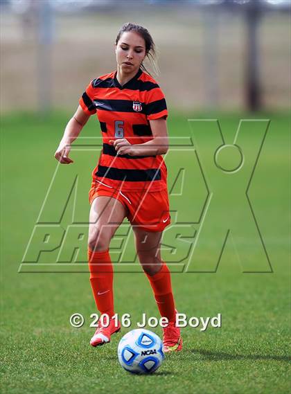 Thumbnail 1 in Hoover vs. McGill-Toolen (Southern Invitational Shootout 2016) photogallery.