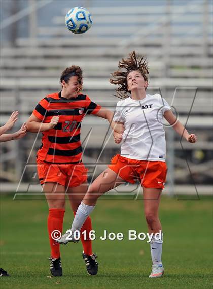 Thumbnail 1 in Hoover vs. McGill-Toolen (Southern Invitational Shootout 2016) photogallery.