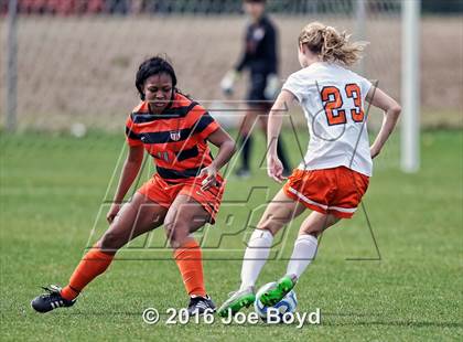Thumbnail 1 in Hoover vs. McGill-Toolen (Southern Invitational Shootout 2016) photogallery.