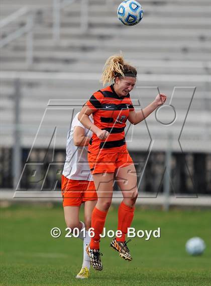 Thumbnail 1 in Hoover vs. McGill-Toolen (Southern Invitational Shootout 2016) photogallery.