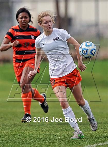 Thumbnail 2 in Hoover vs. McGill-Toolen (Southern Invitational Shootout 2016) photogallery.