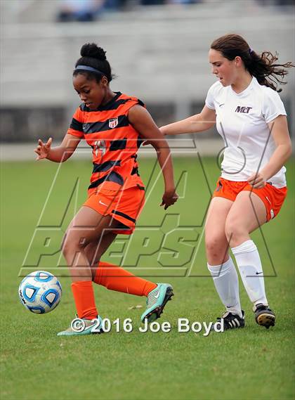 Thumbnail 3 in Hoover vs. McGill-Toolen (Southern Invitational Shootout 2016) photogallery.