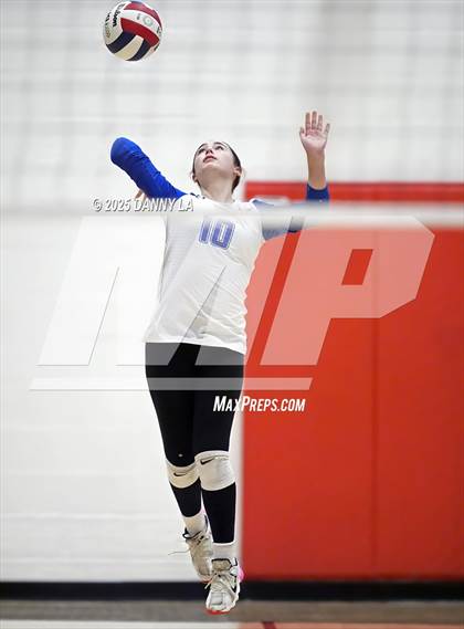 Thumbnail 2 in McLean @ West Potomac photogallery.