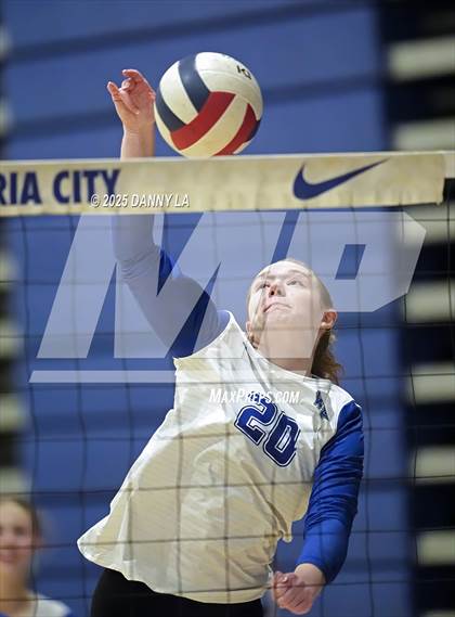 Thumbnail 2 in McLean @ West Potomac photogallery.