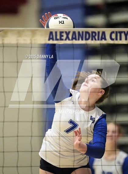 Thumbnail 3 in McLean @ West Potomac photogallery.