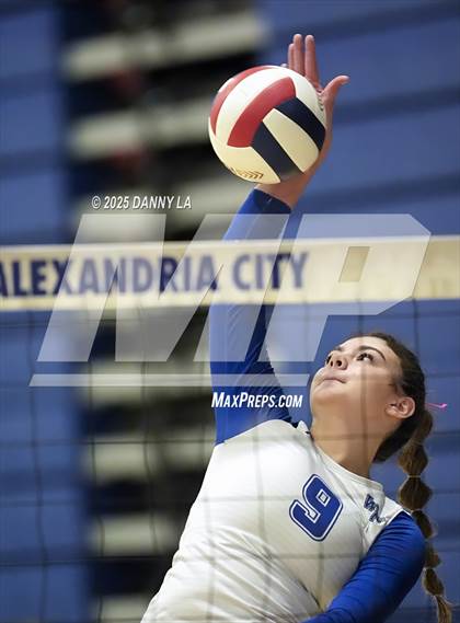 Thumbnail 2 in McLean @ West Potomac photogallery.