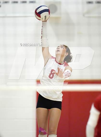 Thumbnail 1 in McLean @ West Potomac photogallery.