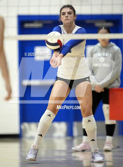 Thumbnail 3 in McLean @ West Potomac photogallery.