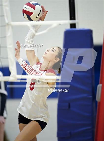 Thumbnail 2 in McLean @ West Potomac photogallery.