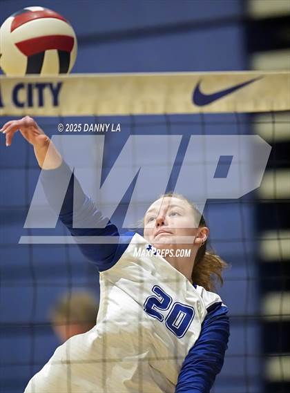 Thumbnail 3 in McLean @ West Potomac photogallery.