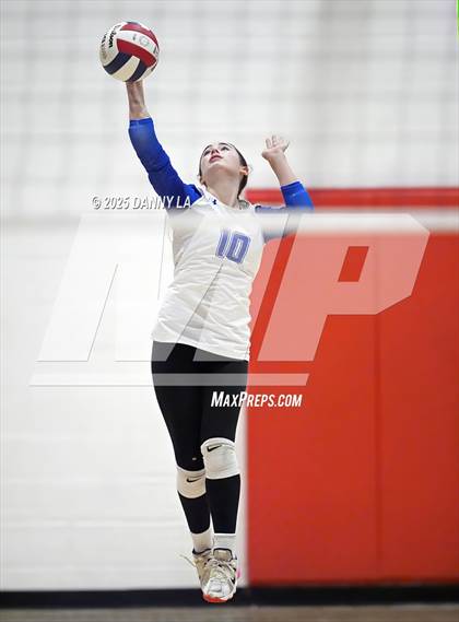 Thumbnail 3 in McLean @ West Potomac photogallery.