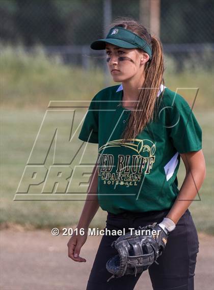 Thumbnail 1 in Red Bluff @ Foothill photogallery.