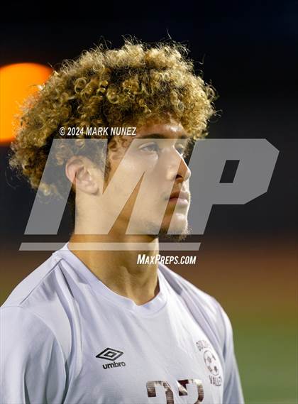 Thumbnail 3 in Golden Valley vs. Elk Grove (CIF SJS Division 2 Semifinal) photogallery.