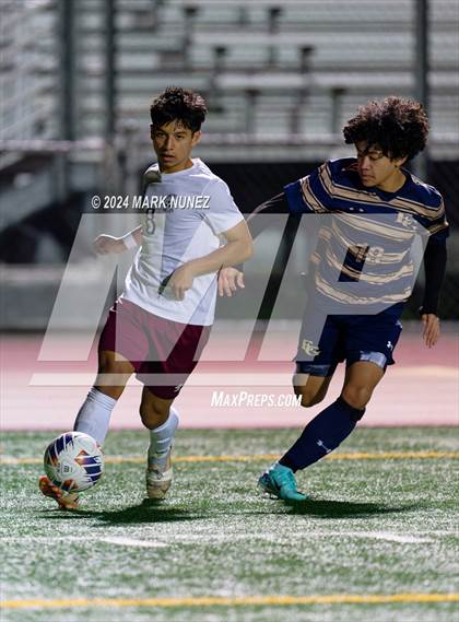 Thumbnail 2 in Golden Valley vs. Elk Grove (CIF SJS Division 2 Semifinal) photogallery.