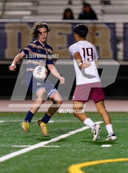 Thumbnail 2 in Golden Valley vs. Elk Grove (CIF SJS Division 2 Semifinal) photogallery.