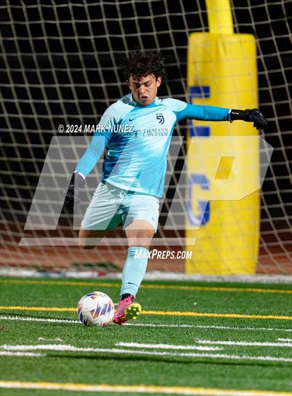 Thumbnail 2 in Golden Valley vs. Elk Grove (CIF SJS Division 2 Semifinal) photogallery.