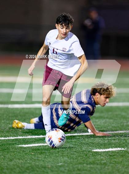 Thumbnail 2 in Golden Valley vs. Elk Grove (CIF SJS Division 2 Semifinal) photogallery.