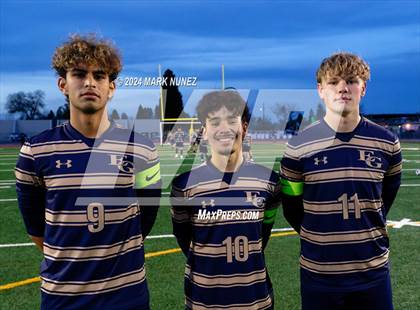 Thumbnail 2 in Golden Valley vs. Elk Grove (CIF SJS Division 2 Semifinal) photogallery.