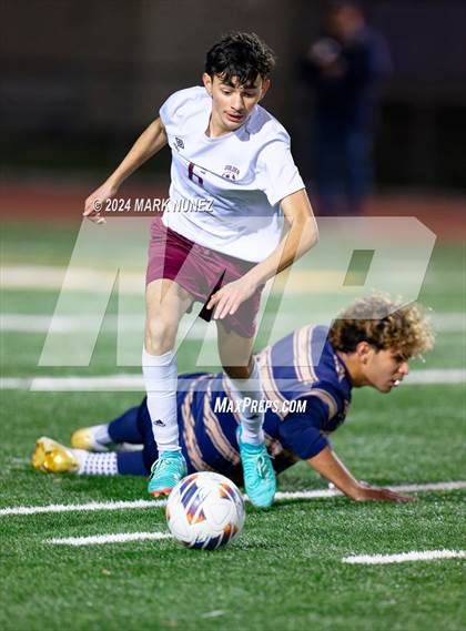 Thumbnail 1 in Golden Valley vs. Elk Grove (CIF SJS Division 2 Semifinal) photogallery.