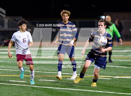 Thumbnail 1 in Golden Valley vs. Elk Grove (CIF SJS Division 2 Semifinal) photogallery.