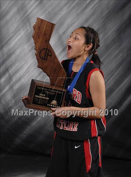 Thumbnail 1 in St. Mary's vs. Harvard-Westlake (CIF State D4 Award Photos) photogallery.