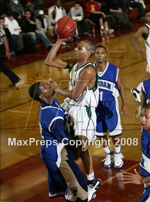Thumbnail 2 in Franklin vs. Jordan (MaxPreps Holiday Classic) photogallery.