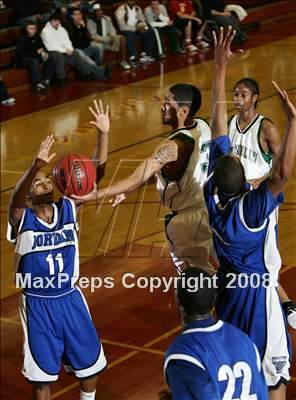 Thumbnail 2 in Franklin vs. Jordan (MaxPreps Holiday Classic) photogallery.