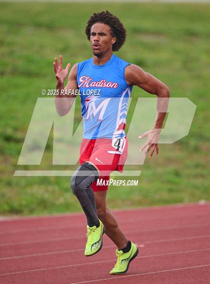 Thumbnail 3 in Dave Bethany Relays (400M) photogallery.