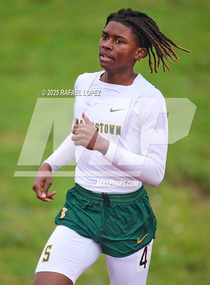 Thumbnail 1 in Dave Bethany Relays (400M) photogallery.