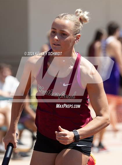 Thumbnail 2 in Weatherford Eagle Invitational (Relays) photogallery.