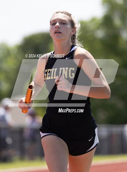 Thumbnail 1 in Weatherford Eagle Invitational (Relays) photogallery.