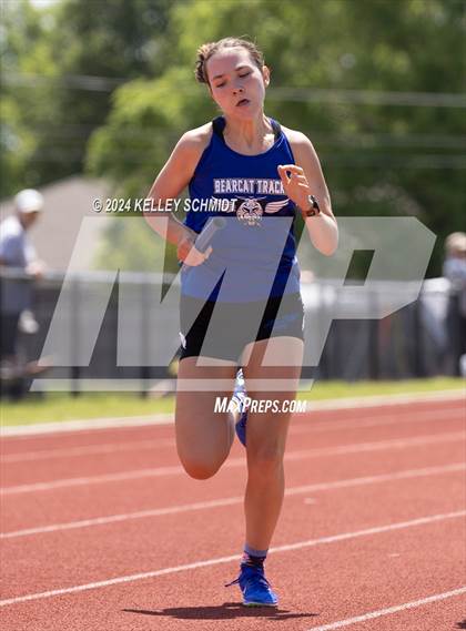 Thumbnail 2 in Weatherford Eagle Invitational (Relays) photogallery.