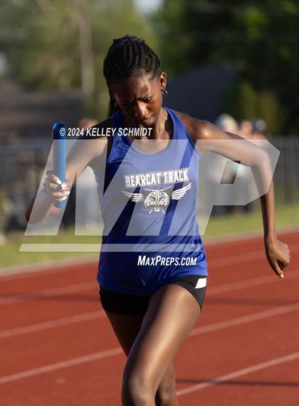 Thumbnail 2 in Weatherford Eagle Invitational (Relays) photogallery.
