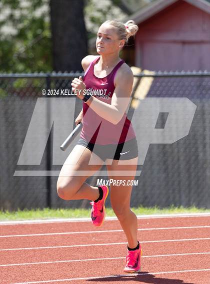 Thumbnail 2 in Weatherford Eagle Invitational (Relays) photogallery.