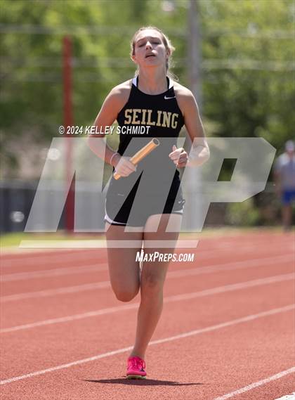 Thumbnail 2 in Weatherford Eagle Invitational (Relays) photogallery.