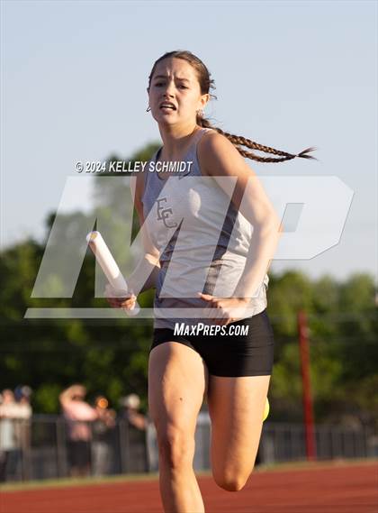 Thumbnail 2 in Weatherford Eagle Invitational (Relays) photogallery.