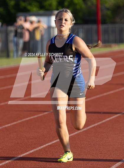 Thumbnail 3 in Weatherford Eagle Invitational (Relays) photogallery.