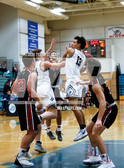 Thumbnail 2 in Bear River vs. Juan Diego (Eagle Holiday Shootout) photogallery.