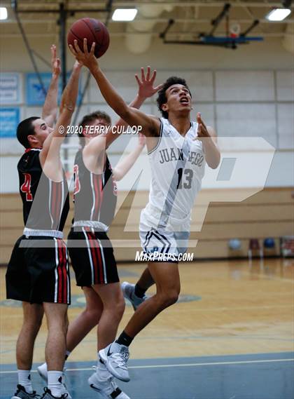 Thumbnail 2 in Bear River vs. Juan Diego (Eagle Holiday Shootout) photogallery.