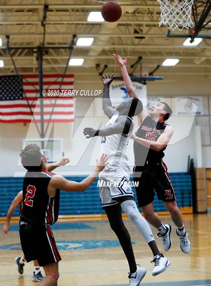 Thumbnail 3 in Bear River vs. Juan Diego (Eagle Holiday Shootout) photogallery.