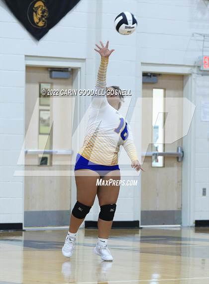 Thumbnail 1 in Richlands @ Croatan photogallery.